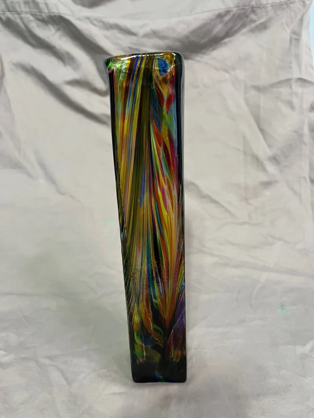 Colorful art glass vase, in the style of hand-blown "peacock" glass. - Picture 1 of 8